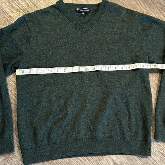 Hart Schaffner Marx Forest Green V-Neck Sweater - Picture 3 of 6